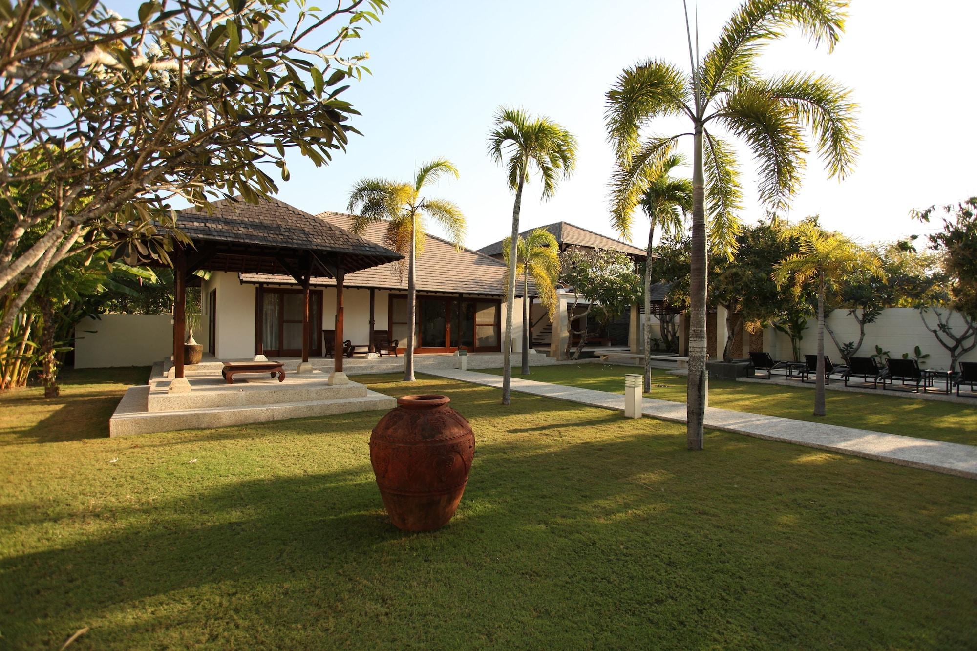 Hotel The Wangsa Benoa Nusa Dua  Esterno foto