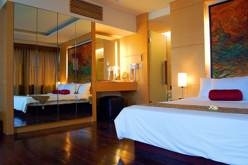 Hotel The Wangsa Benoa Nusa Dua  Esterno foto